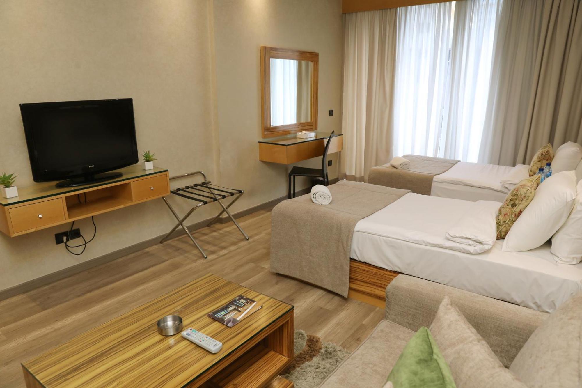 Imperial Suites Hotel ベイルート エクステリア 写真