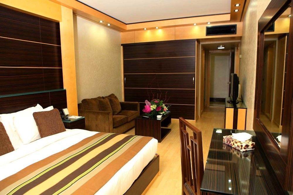 Imperial Suites Hotel ベイルート エクステリア 写真