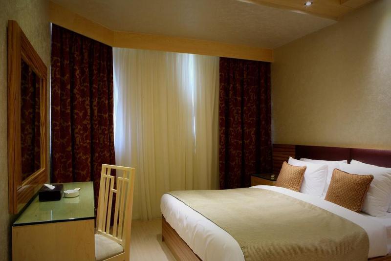Imperial Suites Hotel ベイルート エクステリア 写真
